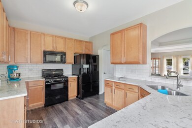 1417 Hearthstone Ln, North Aurora, IL 60542 - photo 4