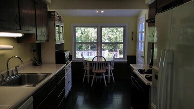Eat in Kitchen