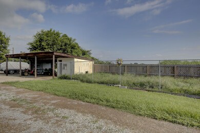 8708 Leleux Rd, New Iberia, LA 70560 - photo 5