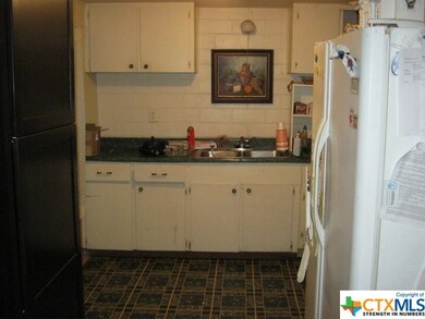 904 Bruns St, Seguin, TX 78155 - photo 6