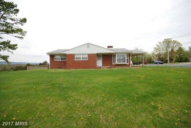 487 Walton St, Strasburg, VA 22657 - photo 3