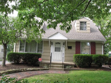 Close up of 1094 E. Dunedin Rd