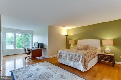 2047 Madrillon Rd, Vienna, VA 22182 - photo 6