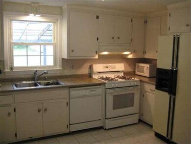 76 Mount Pleasant St, Lowell, MA 01850 - photo 2