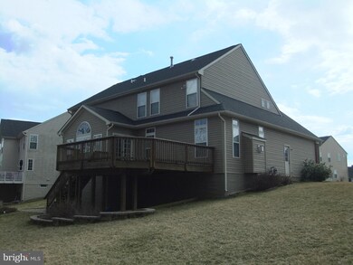 11141 Suffolk Dr, Hagerstown, MD 21742 - photo 2