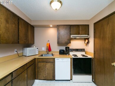 925 Charles St, Newberg, OR 97132 - photo 6