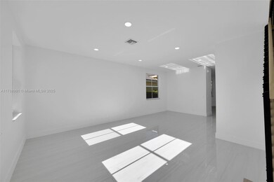 1170 Chenille Cir, Weston, FL 33327 - photo 5