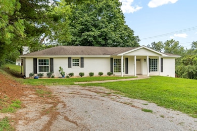 370 Rossview Rd, Clarksville, TN 37043 - photo 3