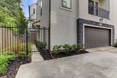 841 Fisher St unit C, Houston, TX 77018 - photo 2