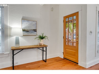 1566 SE Sherrett St unit A, Portland, OR 97202 - photo 7