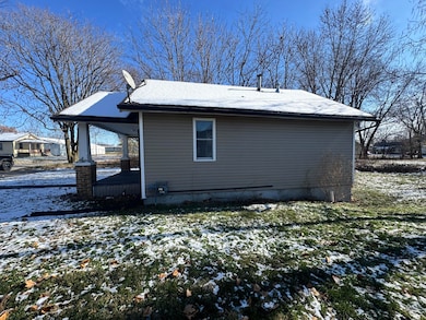 584 W Morgan St, Marshall, MO 65340 - photo 4