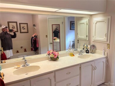 335 Rebecca Dr, Alamo, TX 78516 - photo 7