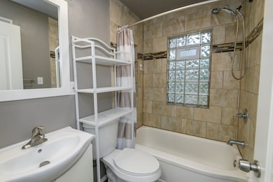 161 Ormsby St, Pewaukee, WI 53072 - photo 7