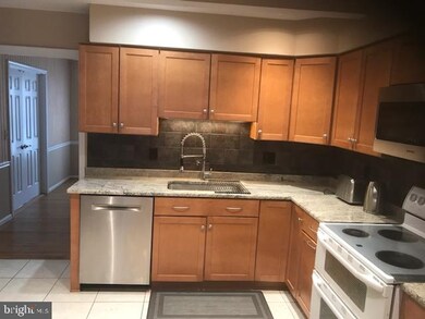 1378 Butter Churn Dr, Herndon, VA 20170 - photo 4