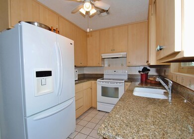 111 Seamoor Dr, Fredericksburg, TX 78624 - photo 2