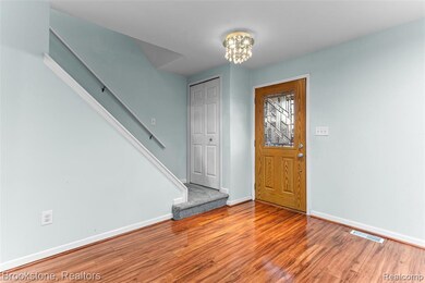 37643 Douglas Ct, Sterling Heights, MI 48310 - photo 5