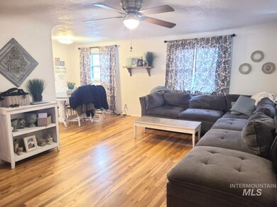 708 S Diamond St, Nampa, ID 83686 - photo 3