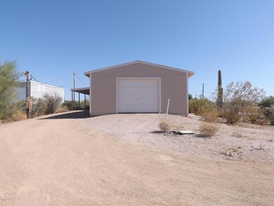 Garage/Work Shop