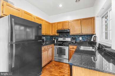 7218 Parsons Ct, Alexandria, VA 22306 - photo 6