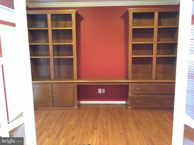 506 Leaning Oak St, Gaithersburg, MD 20878 - photo 2