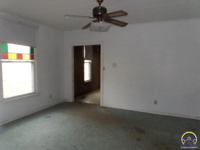 440 Pearl St, Rossville, KS 66533 - photo 5