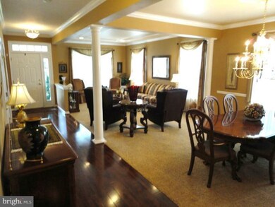 3774 Russett Maple Ct, Dumfries, VA 22025 - photo 3