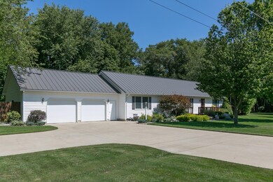 27660 Ellis Dr, Sturgis, MI 49091 - photo 2
