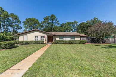 4884 Tara Woods Dr E, Jacksonville, FL 32210 - photo 3