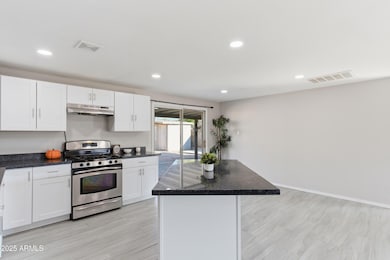 7150 W Montecito Ave, Phoenix, AZ 85033 - photo 6