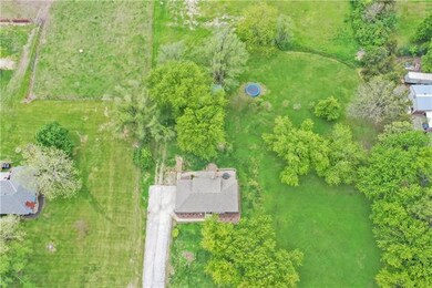 19730 S Lone Elm Rd, Spring Hill, KS 66083 - photo 2