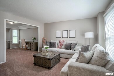 2504 E 40th St, Davenport, IA 52807 - photo 3