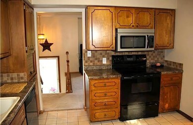 615 E 16th St N, Newton, IA 50208 - photo 6