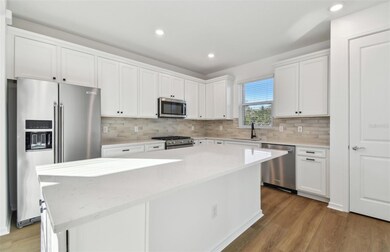 Designer Kitchen w/Large Center Island
