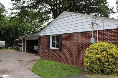 118 Fairlane Dr, Simpsonville, SC 29680 - photo 4