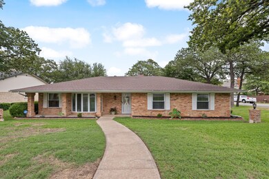 2836 Winterhaven Dr, Hurst, TX 76054 - photo 3