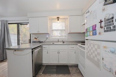 1 Oakwood Ln unit 2, Goffstown, NH 03045 - photo 6