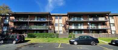 182 Central St unit 1, Stoneham, MA 02180 - photo 2