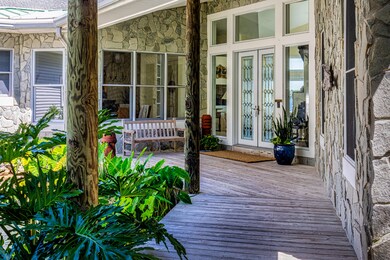 06-1083 Tree Point Dr-6