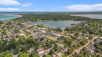 507 State St, Charlevoix, MI 49720 - photo 4