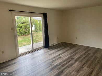 962 E Maple St, Palmyra, PA 17078 - photo 4