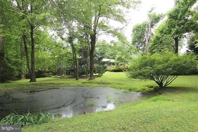 10510 Unity Ln, Potomac, MD 20854 - photo 2