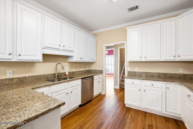 221 Sugarloaf Cir, Macon, GA 31204 - photo 2