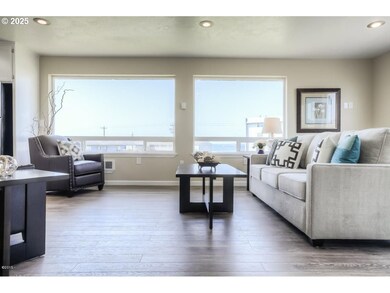 563 SW 4th St, Newport, OR 97365 - photo 6