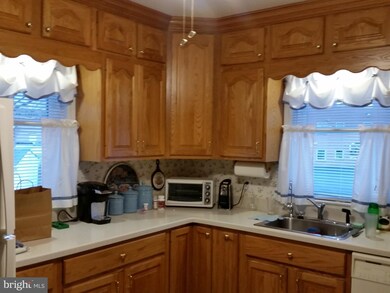 1332 Fairchild Ave, Hagerstown, MD 21742 - photo 4