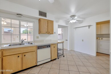 11013 W Santa fe Dr unit 58, Sun City, AZ 85351 - photo 3