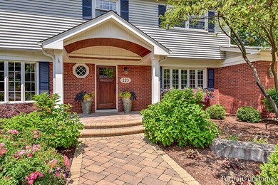 223 E Farnham Ln, Wheaton, IL 60189 - photo 2