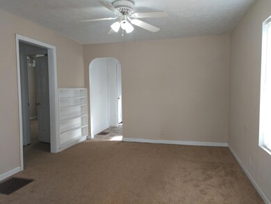 903 E 25th St, Muncie, IN 47302 - photo 2