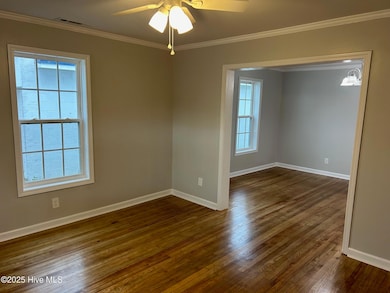 538 Mckoy St, Clinton, NC 28328 - photo 6