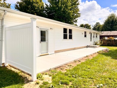 607 Floyd Ave, Versailles, IN 47042 - photo 4