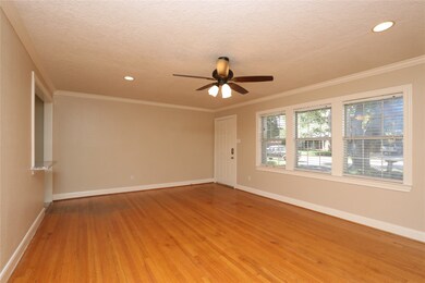 1921 Chippendale Rd, Houston, TX 77018 - photo 7